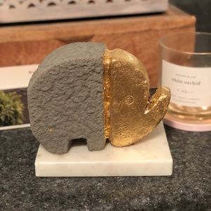 Elephant book end